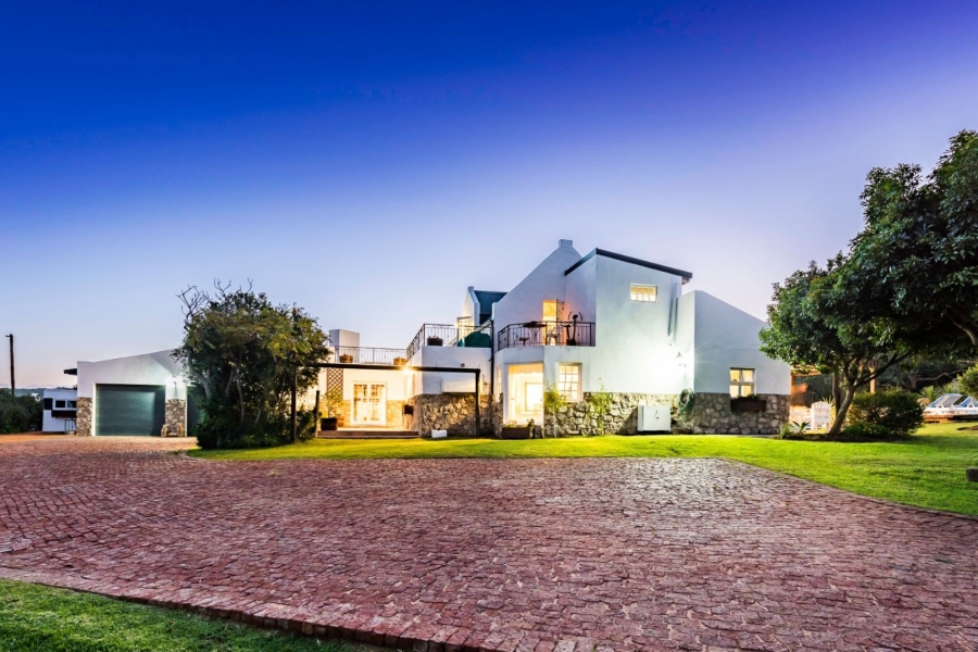 4 Bedroom Property for Sale in Stilbaai Oos Western Cape